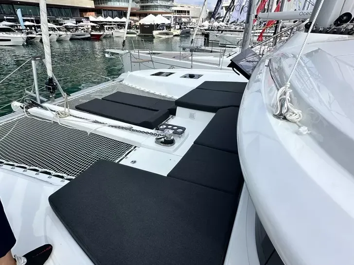 Lagoon 43 - foredeck Lagoon 43 - foredeck