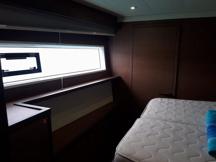 Lagoon 52F - cabin 2 window Lagoon 52F - cabin 2 window