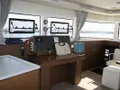 Lagoon 52F - navigation center Lagoon 52F - navigation center
