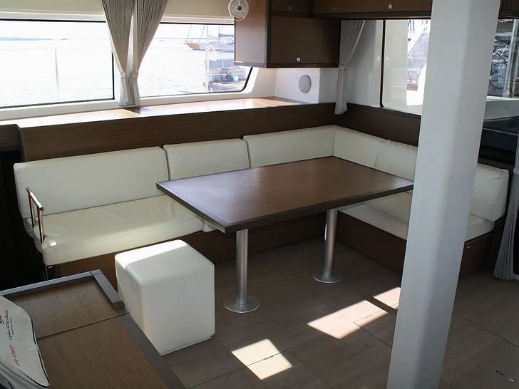 Lagoon 52F - saloon Lagoon 52F - saloon