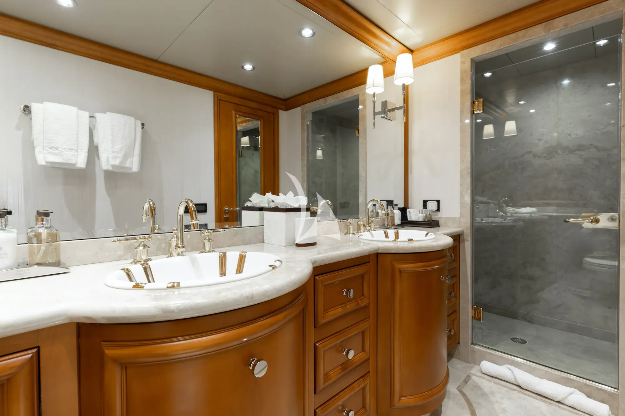 Charter Yacht M3 - Intermarine Savannah 147 - 5 Cabins - Nassau - Exumas - Bahamas