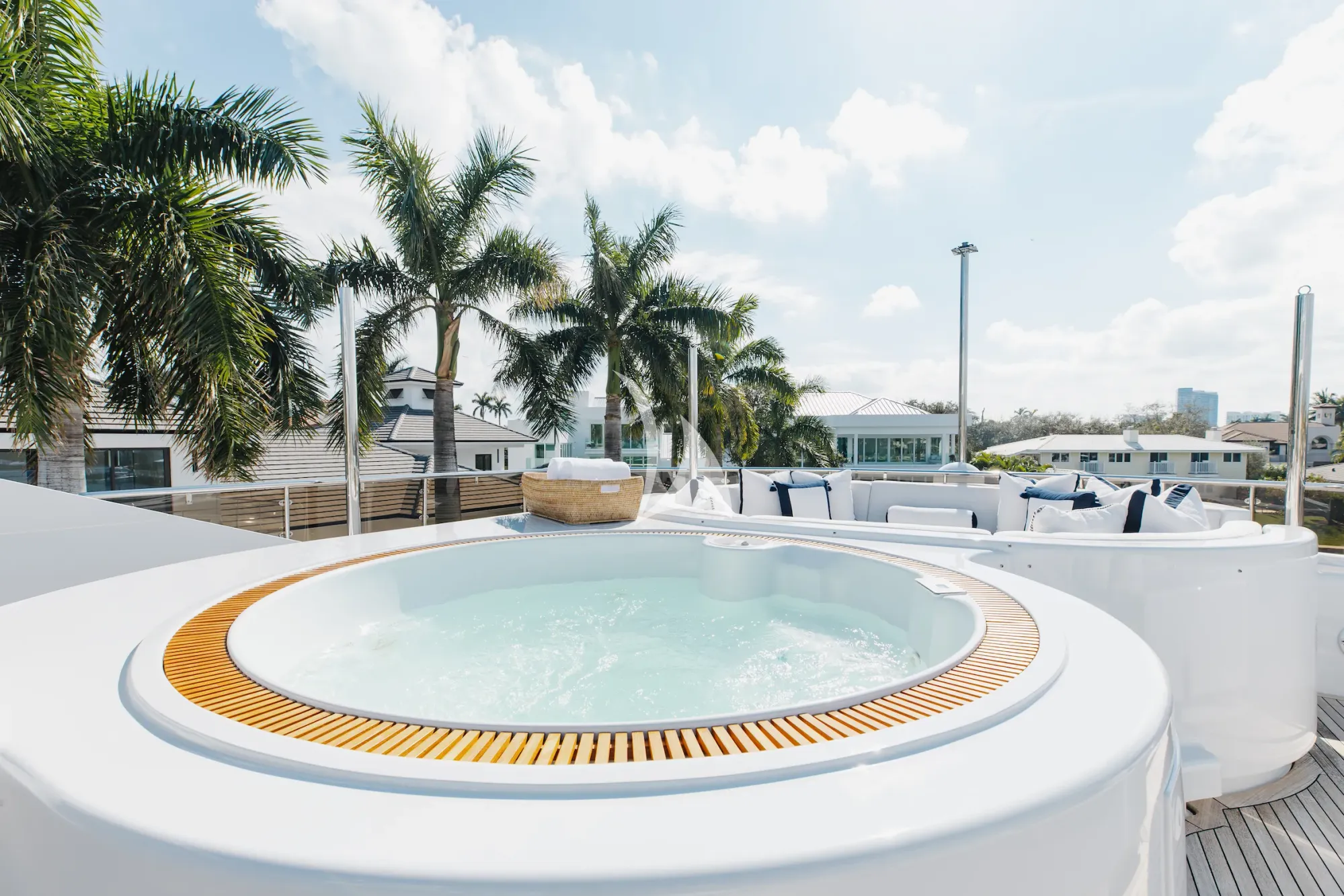 Charter Yacht M3 - Intermarine Savannah 147 - 5 Cabins - Nassau - Exumas - Bahamas