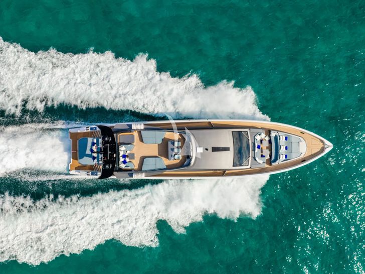 M7 Canados Gladiator 961 - aerial top view cruising M7 Canados Gladiator 961 - aerial top view cruising