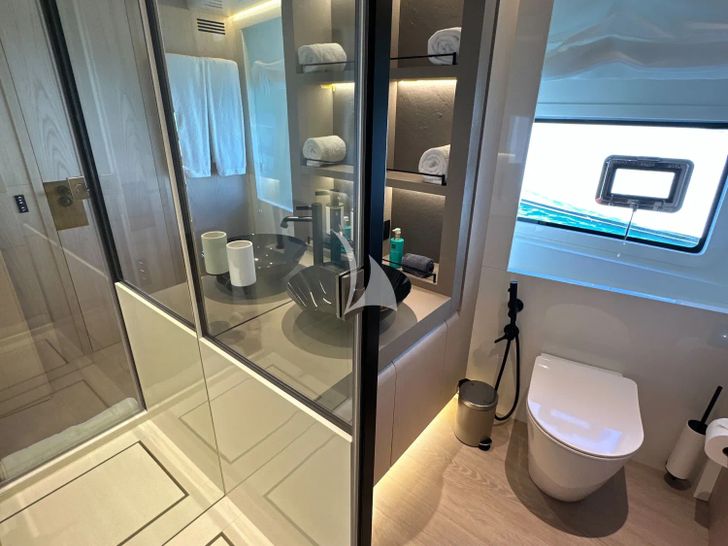M7 Canados Gladiator 961 - convertible cabin bathroom M7 Canados Gladiator 961 - convertible cabin bathroom