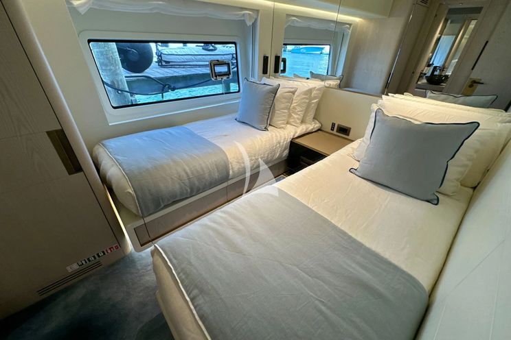 Charter Yacht M7 - Canados Gladiator 961 Speed - 4 Cabins - Cannes - St Tropez - Nice - Antibes - French Riviera - Monaco