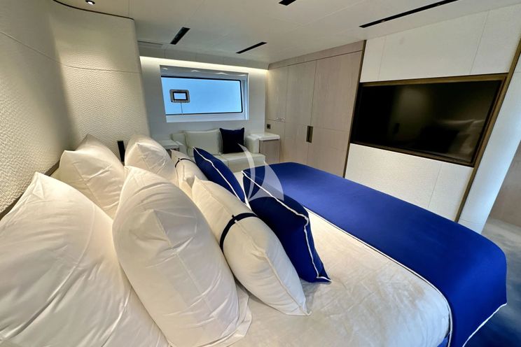 Charter Yacht M7 - Canados Gladiator 961 Speed - 4 Cabins - Cannes - St Tropez - Nice - Antibes - French Riviera - Monaco