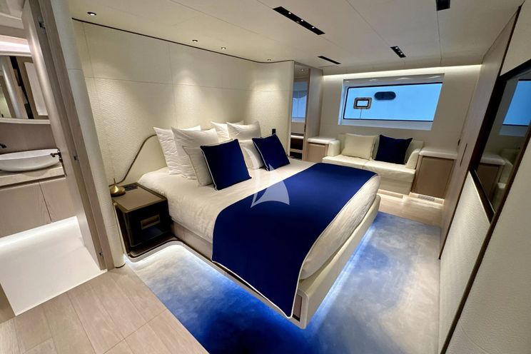 Charter Yacht M7 - Canados Gladiator 961 Speed - 4 Cabins - Cannes - St Tropez - Nice - Antibes - French Riviera - Monaco