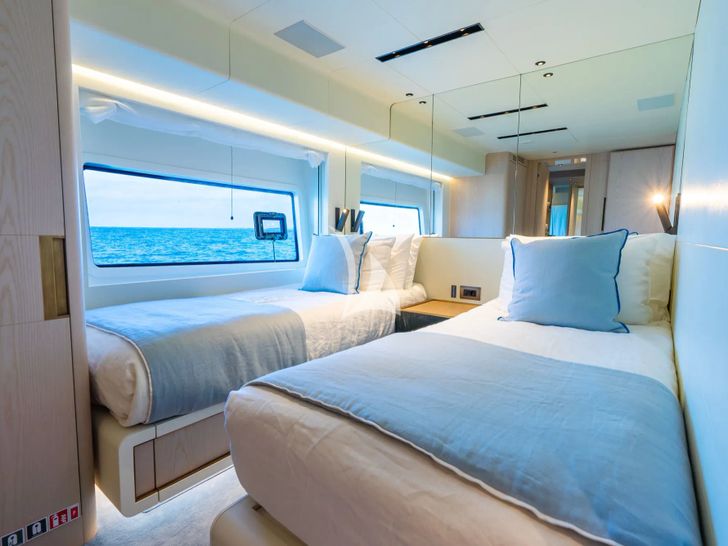 M7 Canados Gladiator 961 - twin cabin M7 Canados Gladiator 961 - twin cabin