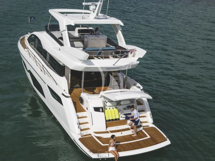 MACESAN Sunseeker Manhattan 68 - aft shot MACESAN Sunseeker Manhattan 68 - aft shot