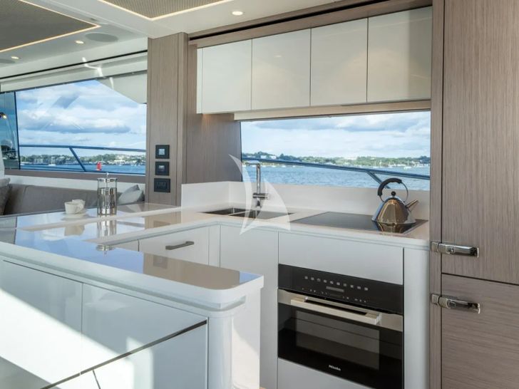 MACESAN Sunseeker Manhattan 68 - galley MACESAN Sunseeker Manhattan 68 - galley