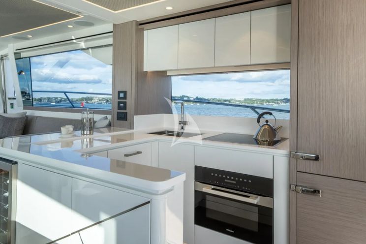 Charter Yacht MACESAN - Sunseeker Manhattan 68 - Cannes - Monaco - St Tropez - French Riviera