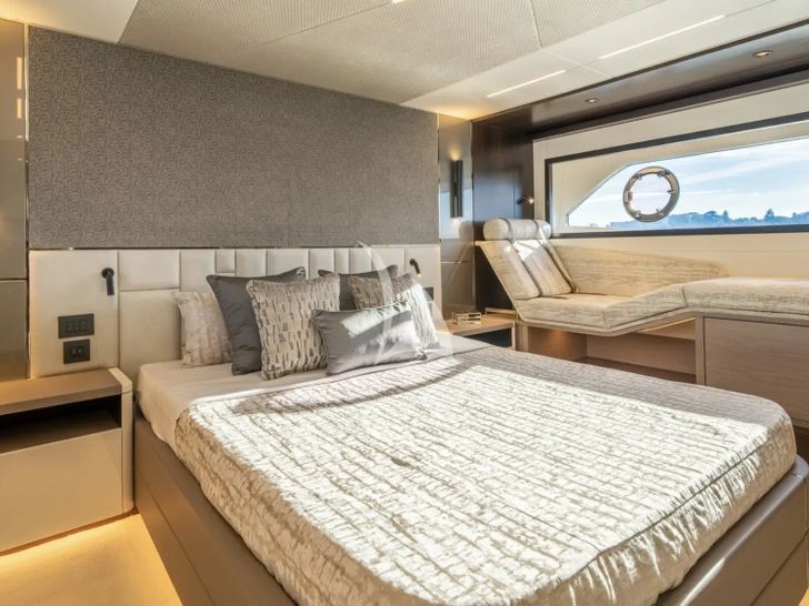 MACESAN Sunseeker Manhattan 68 - master cabin MACESAN Sunseeker Manhattan 68 - master cabin