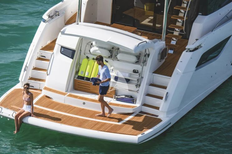 Charter Yacht MACESAN - Sunseeker Manhattan 68 - Cannes - Monaco - St Tropez - French Riviera