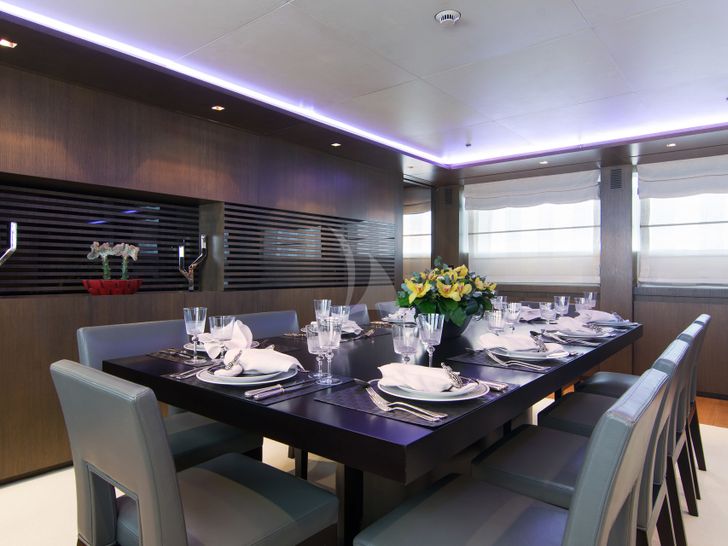 MADO Admiral Yacht Dining MADO Admiral Yacht Dining