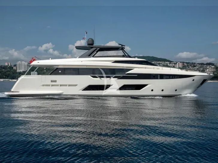 MADRA II Ferretti 920 - profile MADRA II Ferretti 920 - profile