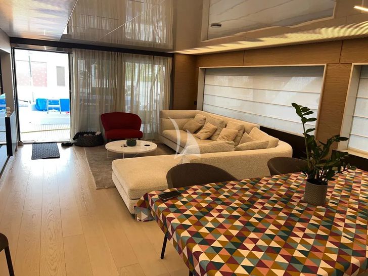 MADRA II Ferretti 920 - saloon wide shot MADRA II Ferretti 920 - saloon wide shot