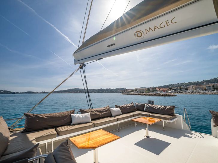 MAGEC Fountaine Pajot Victoria 67 flybridge seating and dining MAGEC Fountaine Pajot Victoria 67 flybridge seating and dining