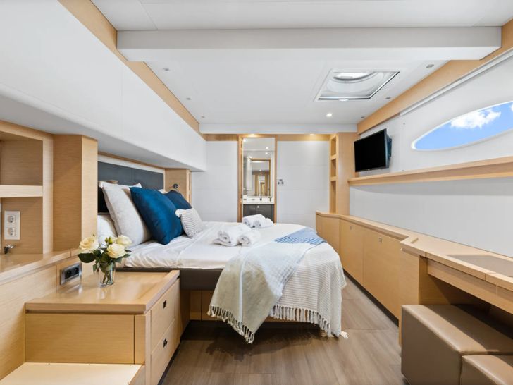 MAGEC Fountaine Pajot Victoria 67 master cabin MAGEC Fountaine Pajot Victoria 67 master cabin
