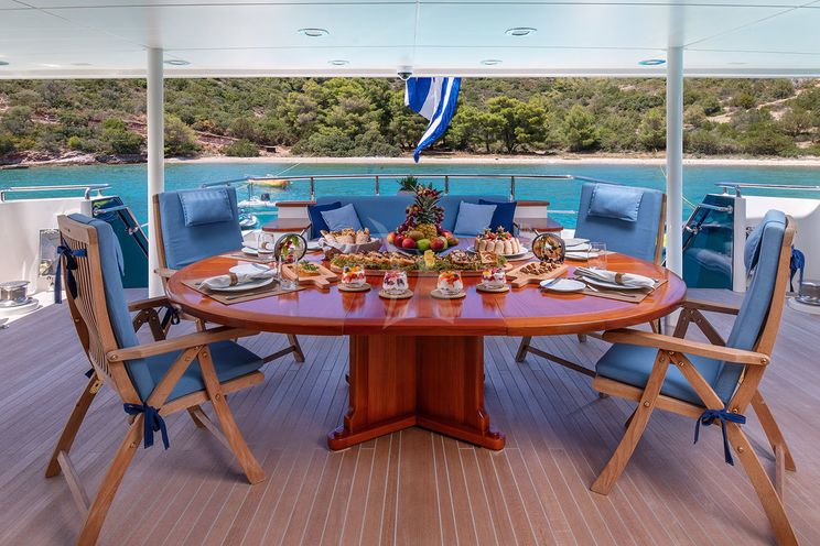 Charter Yacht MAGIX - Heesen 38m - 5 Cabins - Athens - Myknonos - Naxos - Kos