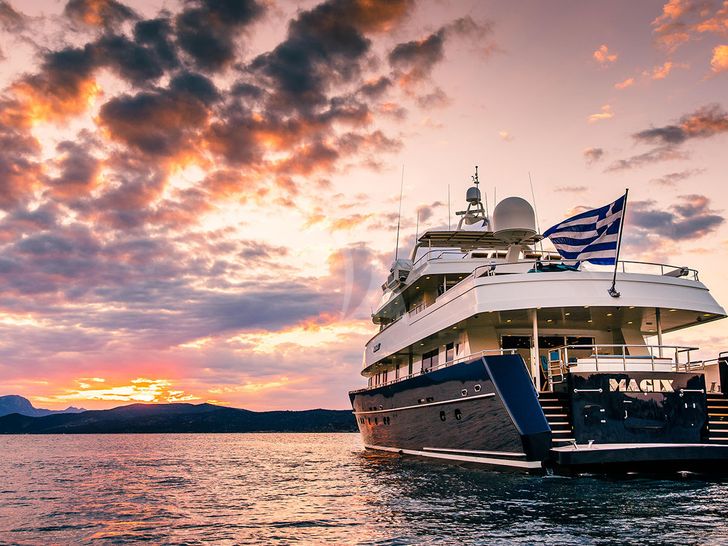 MAGIX Heesen Sunset