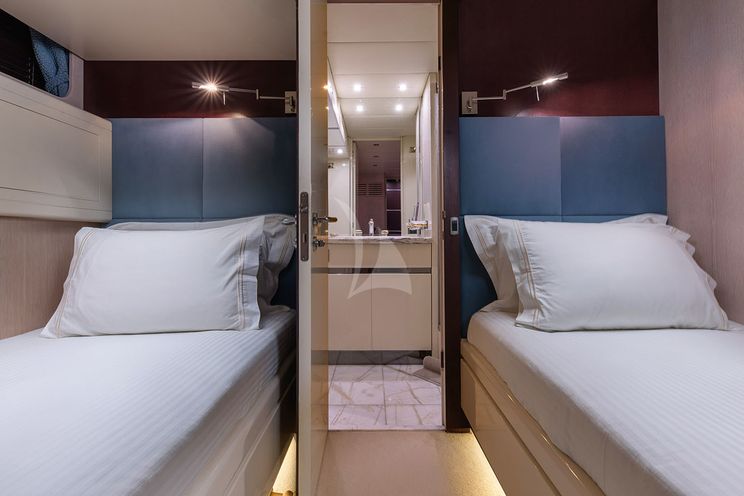 Charter Yacht MAGIX - Heesen 38m - 5 Cabins - Athens - Myknonos - Naxos - Kos