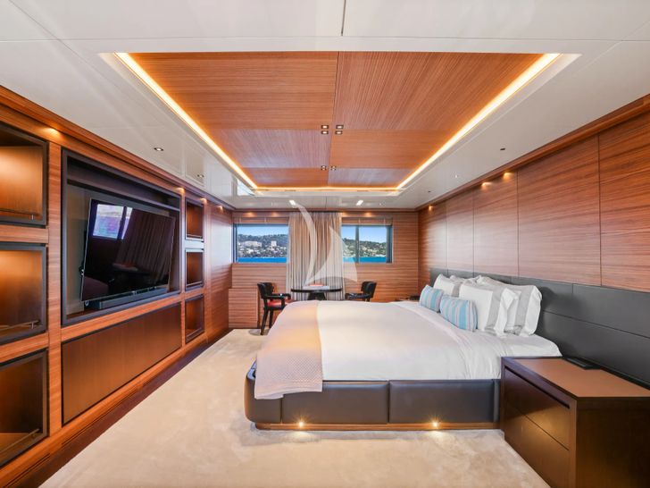 MAGNA GRECIA Custom 63m - VIP cabin 1 bed and TV MAGNA GRECIA Custom 63m - VIP cabin 1 bed and TV
