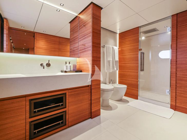 MAGNA GRECIA Custom 63m - VIP cabin 4 bathroom MAGNA GRECIA Custom 63m - VIP cabin 4 bathroom