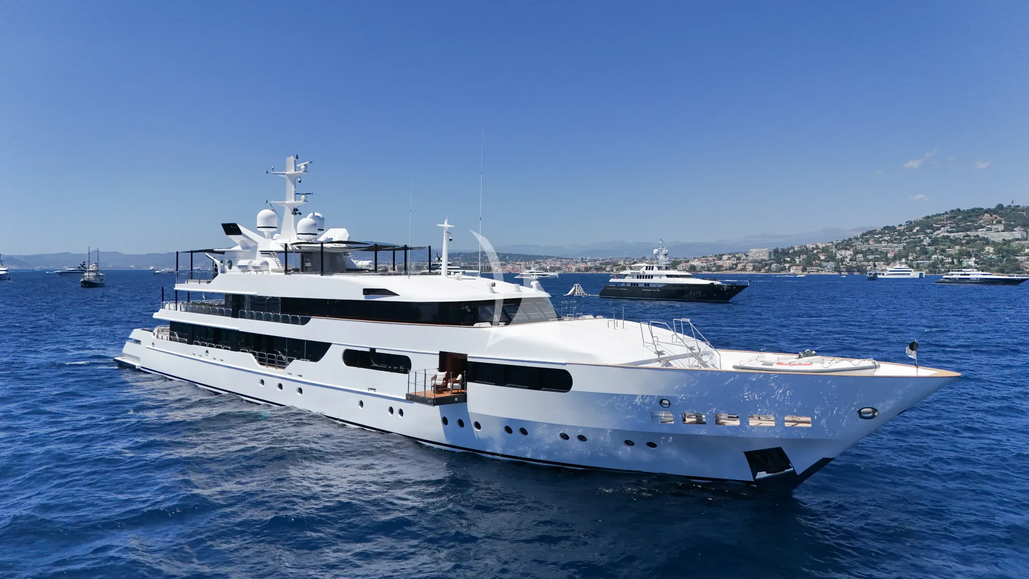 MAGNA GRECIA Custom 63m - anchored side profile