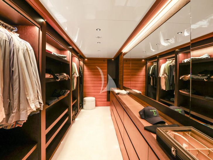 MAGNA GRECIA Custom 63m - master cabin walk-in closet MAGNA GRECIA Custom 63m - master cabin walk-in closet