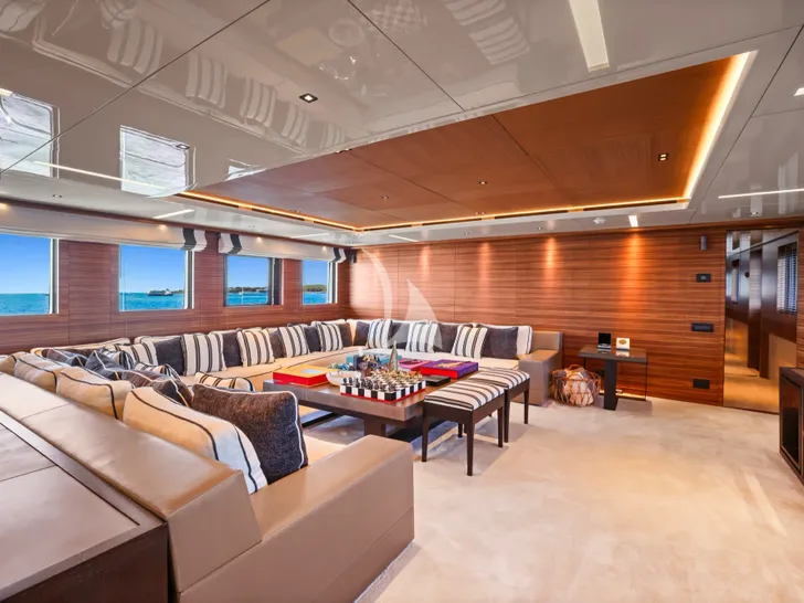 MAGNA GRECIA Custom 63m - sky lounge MAGNA GRECIA Custom 63m - sky lounge
