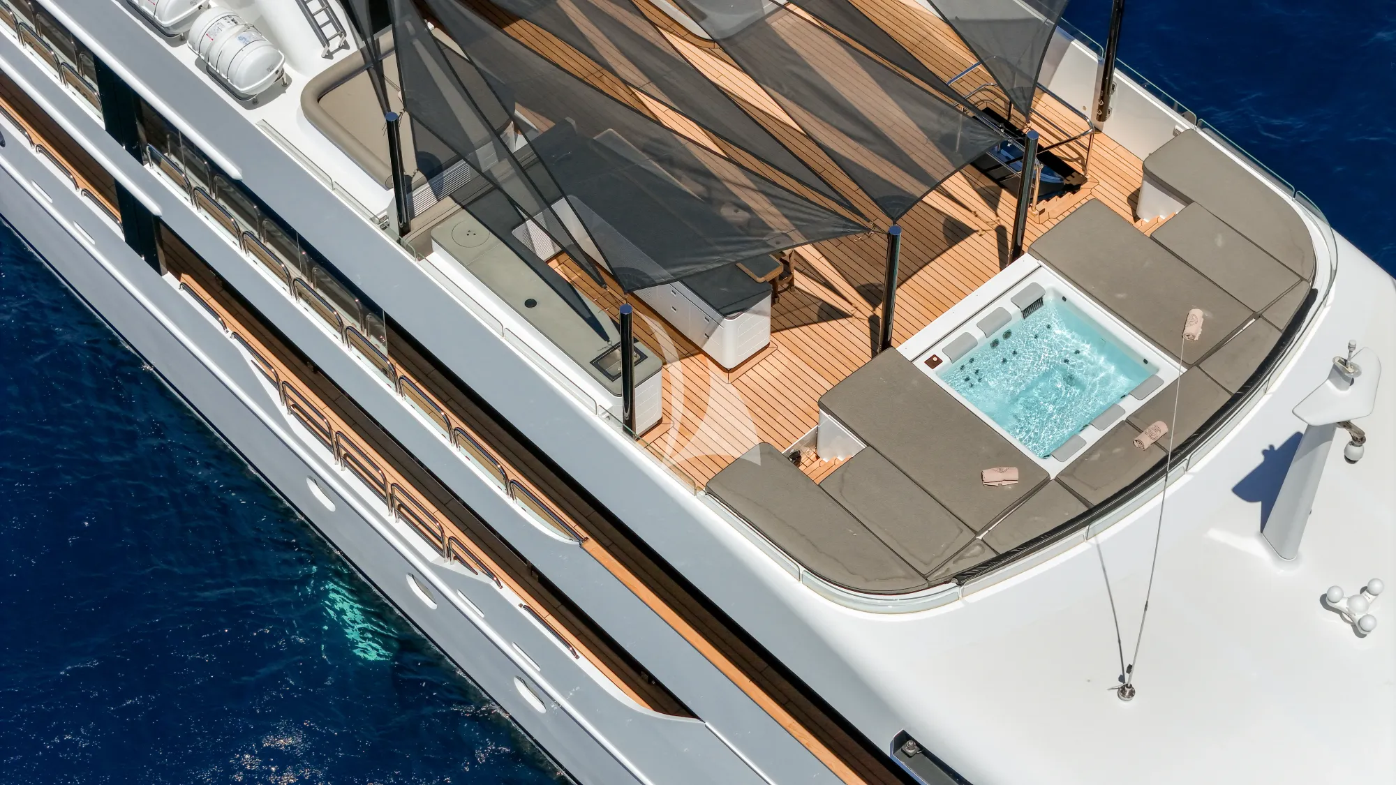 MAGNA GRECIA Custom 63m - sundeck sunbathing area and jacuzzi