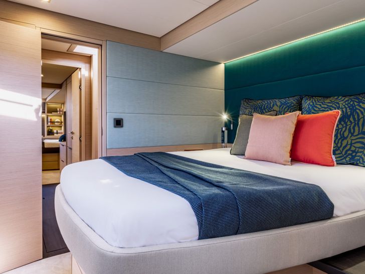 MAGNIFICO Lagoon 55 - VIP cabin MAGNIFICO Lagoon 55 - VIP cabin