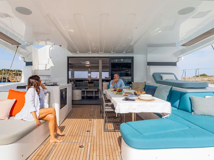 MAGNIFICO Lagoon 55 - aft deck MAGNIFICO Lagoon 55 - aft deck