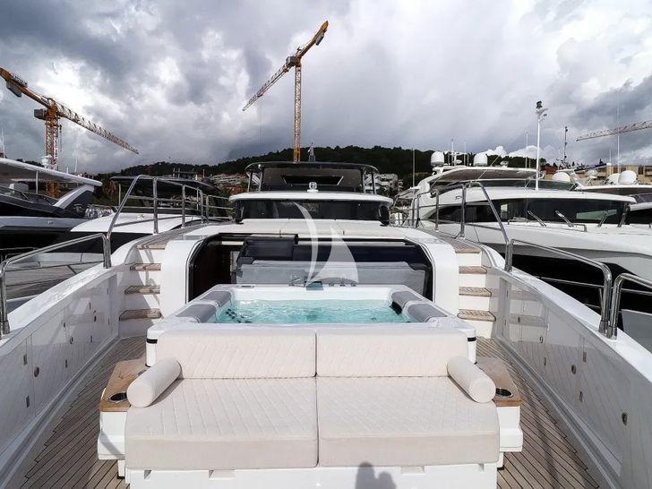 MAJERA Sirena 88 Bow MAJERA Sirena 88 Bow