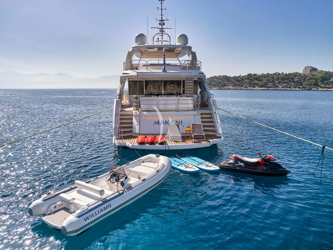 MAKANI II Predator 115 - yacht anchored with water toys