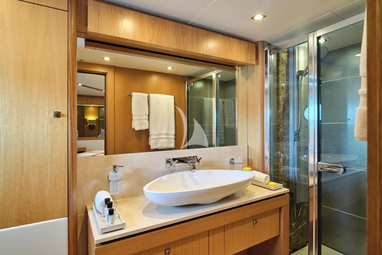 Charter Yacht MAKANI II - Sunseeker 115 - 5 Cabins - Athens - Mykonos - Paros - Cyclades - Greece