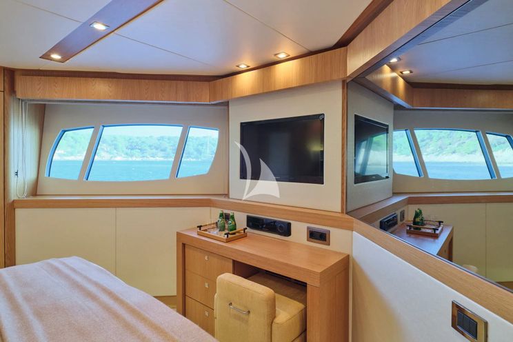 Charter Yacht MAKANI II - Sunseeker 115 - 5 Cabins - Athens - Mykonos - Paros - Cyclades - Greece