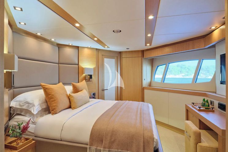 Charter Yacht MAKANI II - Sunseeker 115 - 5 Cabins - Athens - Mykonos - Paros - Cyclades - Greece