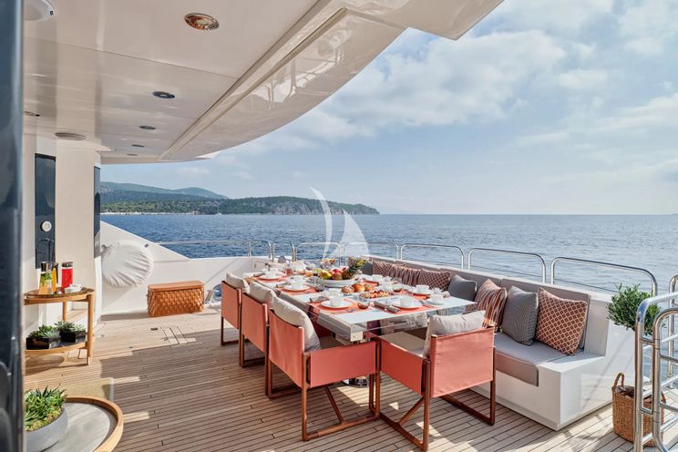 Charter Yacht MAKANI II - Sunseeker 115 - 5 Cabins - Athens - Mykonos - Paros - Cyclades - Greece