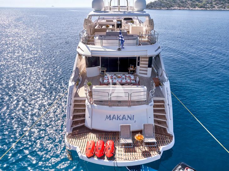 MAKANI II Sunseeker Predator 115 - aft shot MAKANI II Sunseeker Predator 115 - aft shot