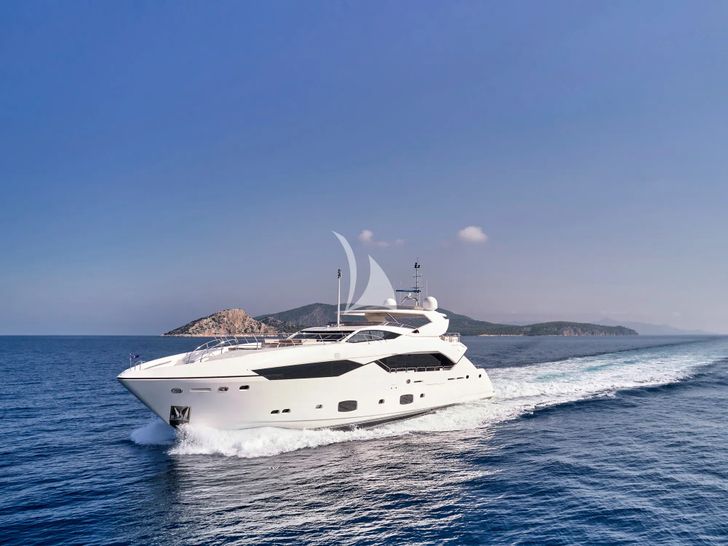 MAKANI II Sunseeker Predator 115 - cruising MAKANI II Sunseeker Predator 115 - cruising