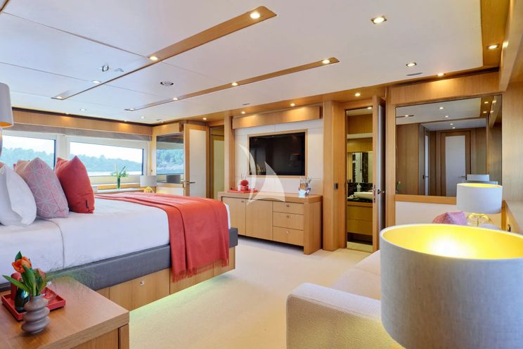 Charter Yacht MAKANI II - Sunseeker 115 - 5 Cabins - Athens - Mykonos - Paros - Cyclades - Greece