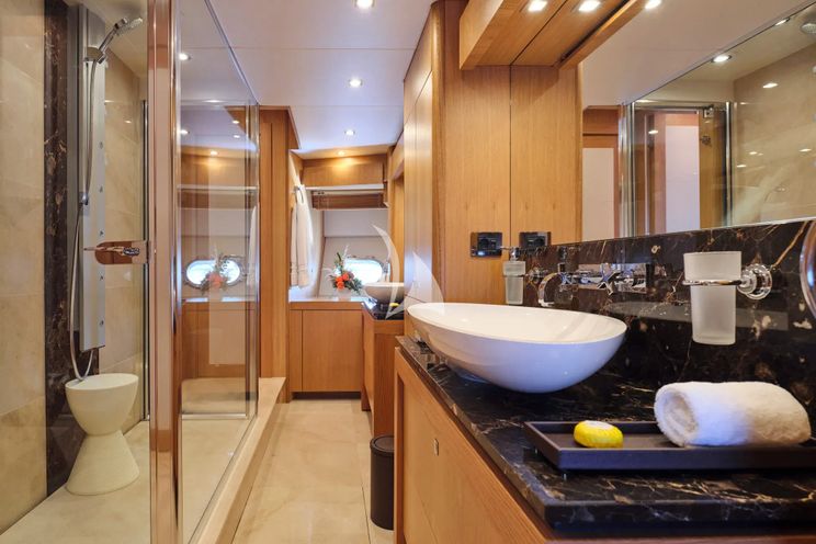 Charter Yacht MAKANI II - Sunseeker 115 - 5 Cabins - Athens - Mykonos - Paros - Cyclades - Greece