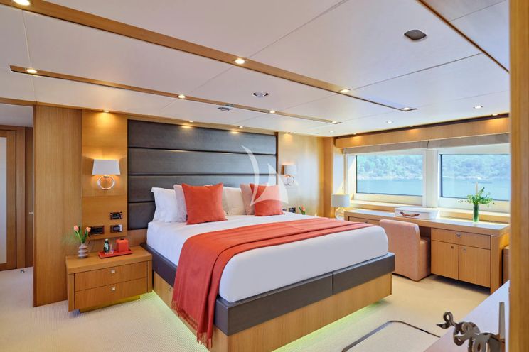 Charter Yacht MAKANI II - Sunseeker 115 - 5 Cabins - Athens - Mykonos - Paros - Cyclades - Greece