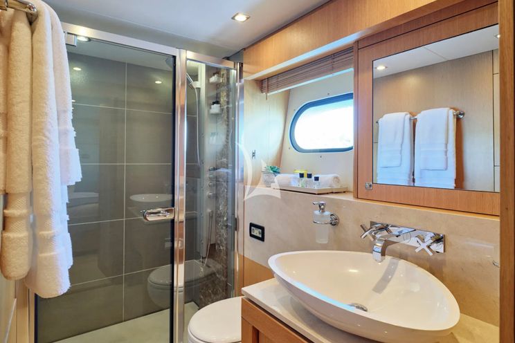 Charter Yacht MAKANI II - Sunseeker 115 - 5 Cabins - Athens - Mykonos - Paros - Cyclades - Greece