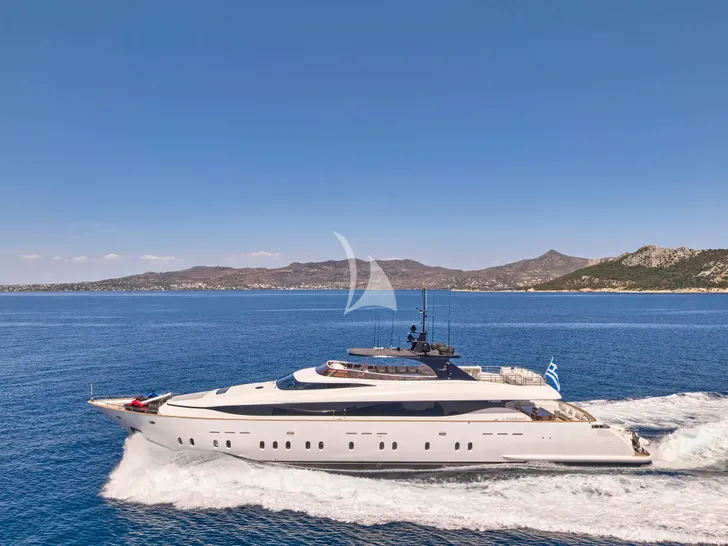 MAMA MIA Maiora 39DP - cruising side profile MAMA MIA Maiora 39DP - cruising side profile