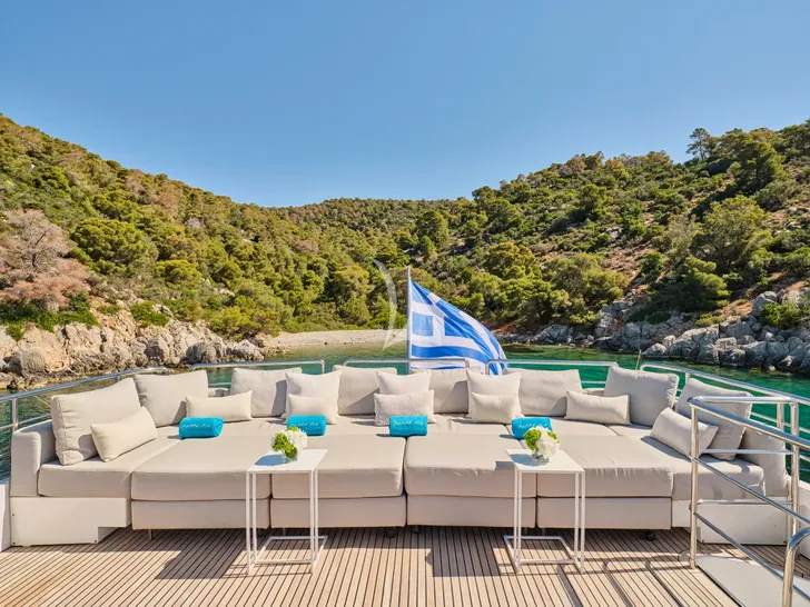MAMA MIA Maiora 39DP - sundeck alfresco lounge MAMA MIA Maiora 39DP - sundeck alfresco lounge