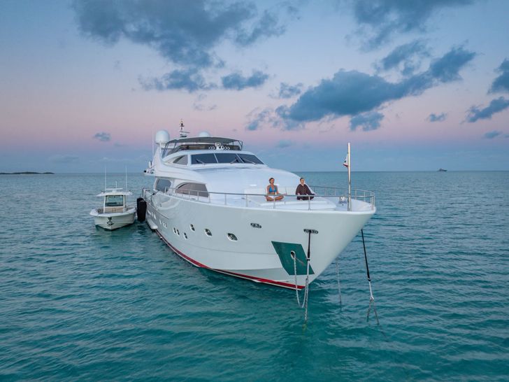 MAMBO Ferretti 112 - anchored bow shot MAMBO Ferretti 112 - anchored bow shot