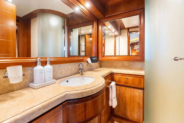 Charter Yacht MAMBO - Ferretti 112 - 4 Cabins - Nassau - Marsh Harbour - Exumas - Bahamas