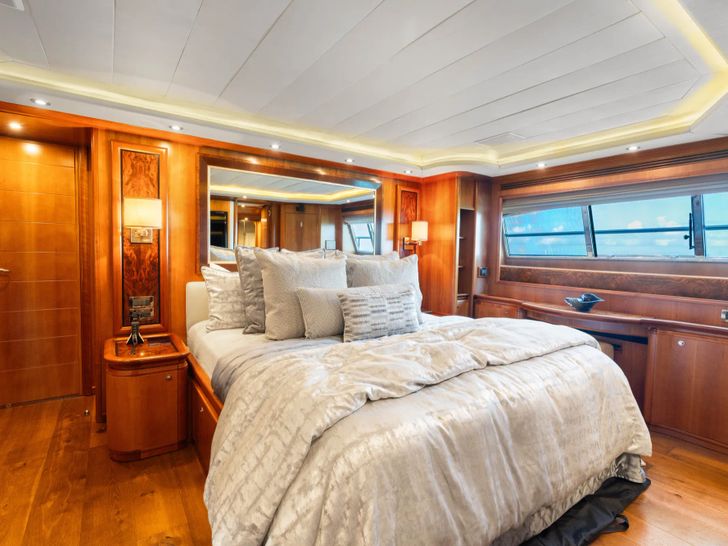 MAMBO Ferretti 112 - master cabin 2 MAMBO Ferretti 112 - master cabin 2